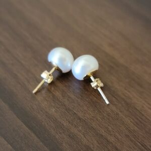 NWT 14K Pearl Stud Earrings